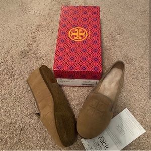Tory burch cowley slipper deep split suede shoes.size 8